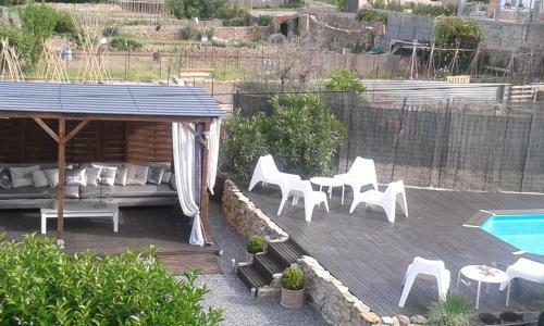 Le Petit Corbi�res