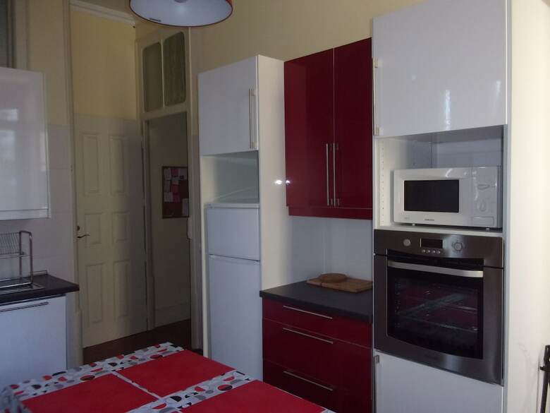 Hostel 402