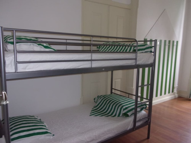 Hostel 402