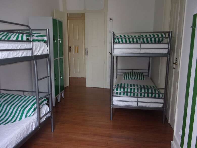 Hostel 402