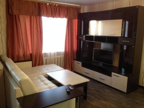 Apartment Tushkanova 3