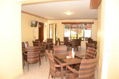 Upperhill Blueberry Hotel