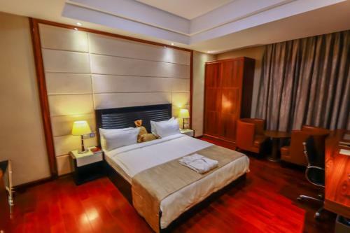 Golden Tulip Essential Lagos Airport Hotel