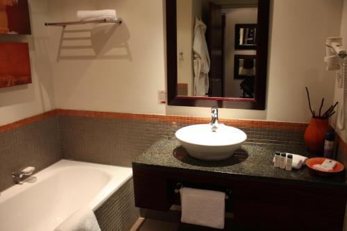 Maropeng Boutique Hotel