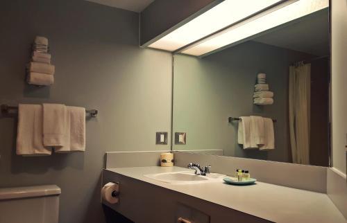 Hotel Home Away Inn
