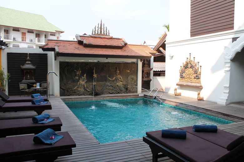 Hotel De Naga