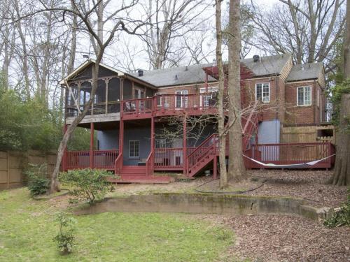 Five-bedroom Atlanta Home