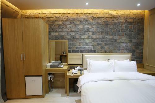 Diamond Tourist Hotel