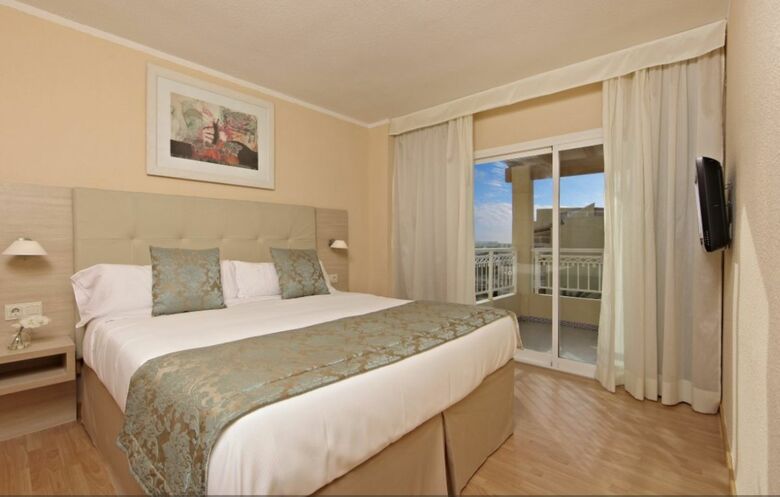 Aparthotel Zafiro Bahia