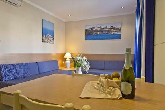 Aparthotel Flora