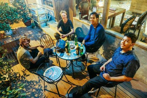 Chengdu Lazybones Hostel Templeside Poshpacker