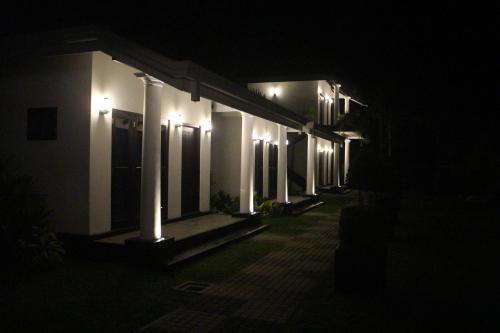 Adenlanka Villa