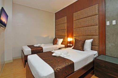 717 Cesar Place Hotel