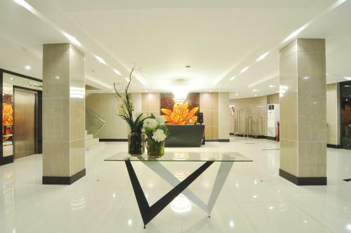 717 Cesar Place Hotel