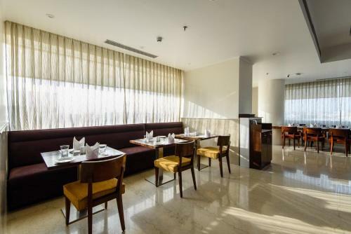 Hotel Regenta Central, Jhotwara
