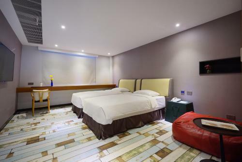 3 Door Hotel