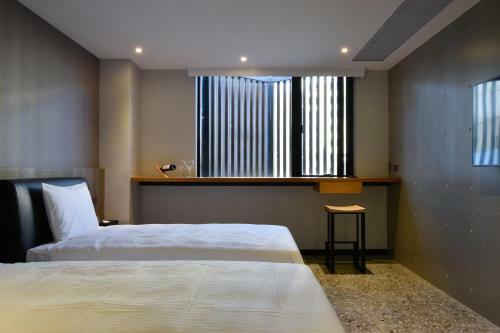 3 Door Hotel