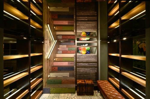3 Door Hotel