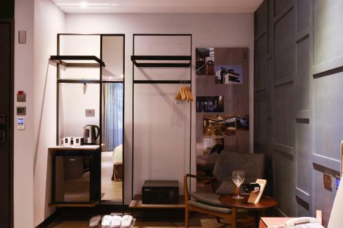 3 Door Hotel