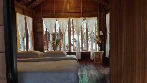 Hotel Lazy Hut