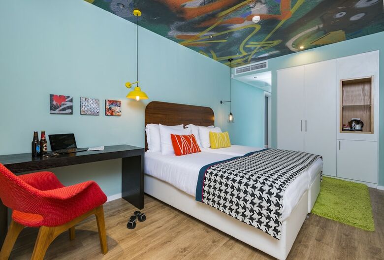 Hotel 75