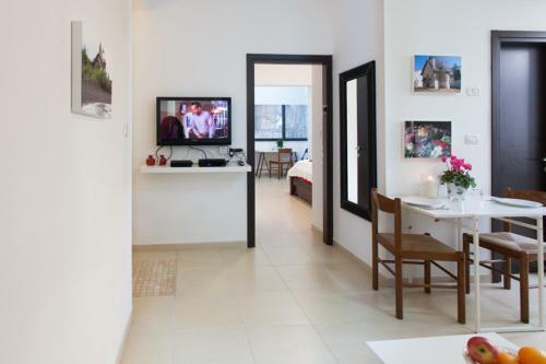 Cozy And Lovely Apartment