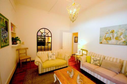 Westbury Cottage