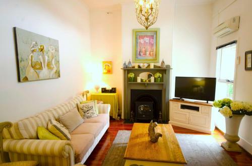 Westbury Cottage