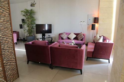 Apartamento Makarm Palm Hotel Suites