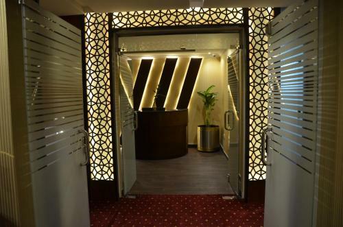 Lavona Hotel