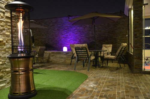 Lavona Hotel