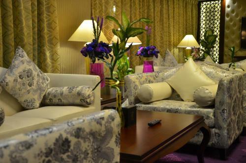 Lavona Hotel