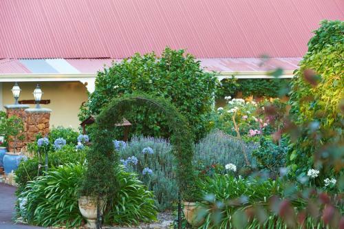 Bed & Breakfast Karri House. Eat - Stay - Love