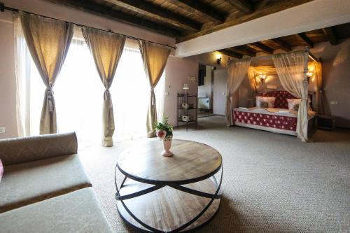 Valentina Castle Hotel & Spa
