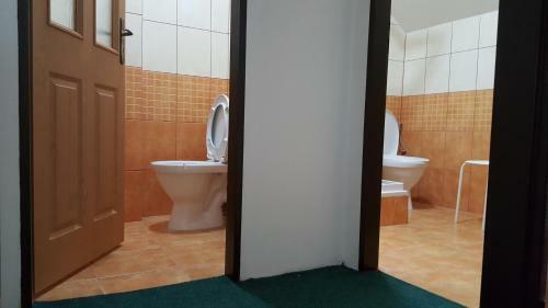 Hostal Guest House Eqilon