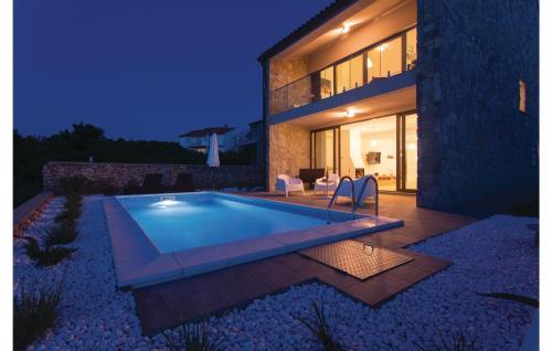 Three-bedroom Holiday Home Vrbnik With A Fireplace 08