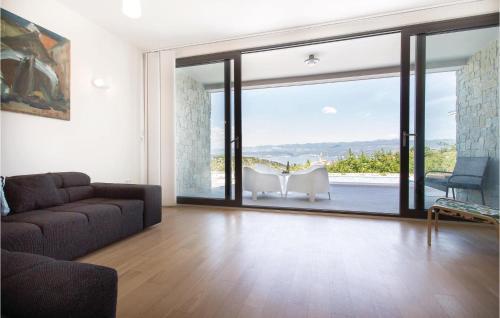 Three-bedroom Holiday Home Vrbnik With A Fireplace 08