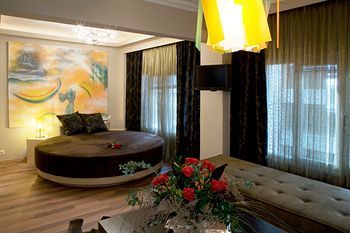 Plaza Art Hotel