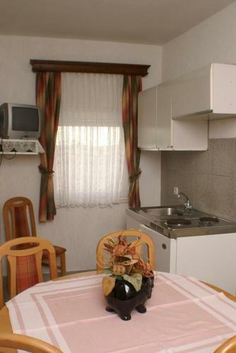 Hostal Triple Room Biograd Na Moru 4305c