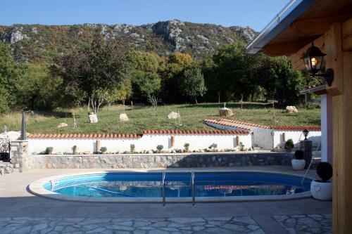 Three-bedroom Holiday Home In Bribir I