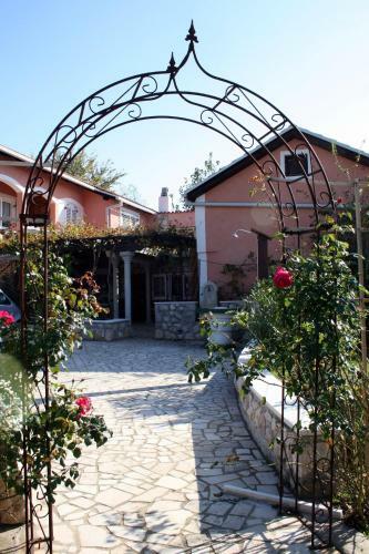 Three-bedroom Holiday Home In Bribir I