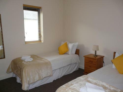 The Courtyard Apartments