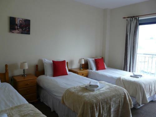 The Courtyard Apartments