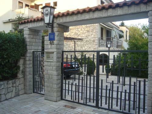 Villa Feral Apartments