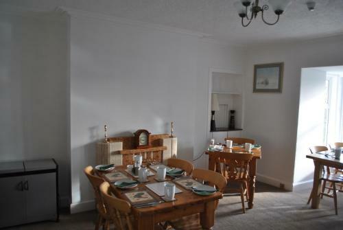 Airds Farmhouse Bed And Breakfast