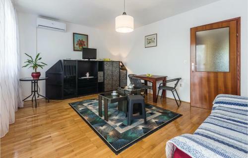 Apartment Kastelir III