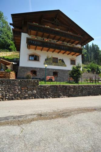 Hotel Albergo Garni' Laura