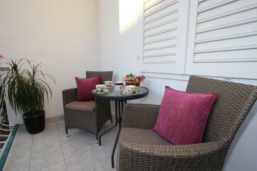 Luxury Apartments Makarana