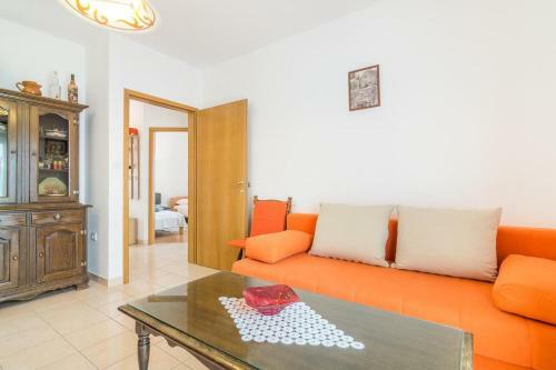 Apartment Arbanija 7543b