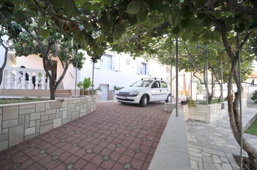 Apartments Mi�e